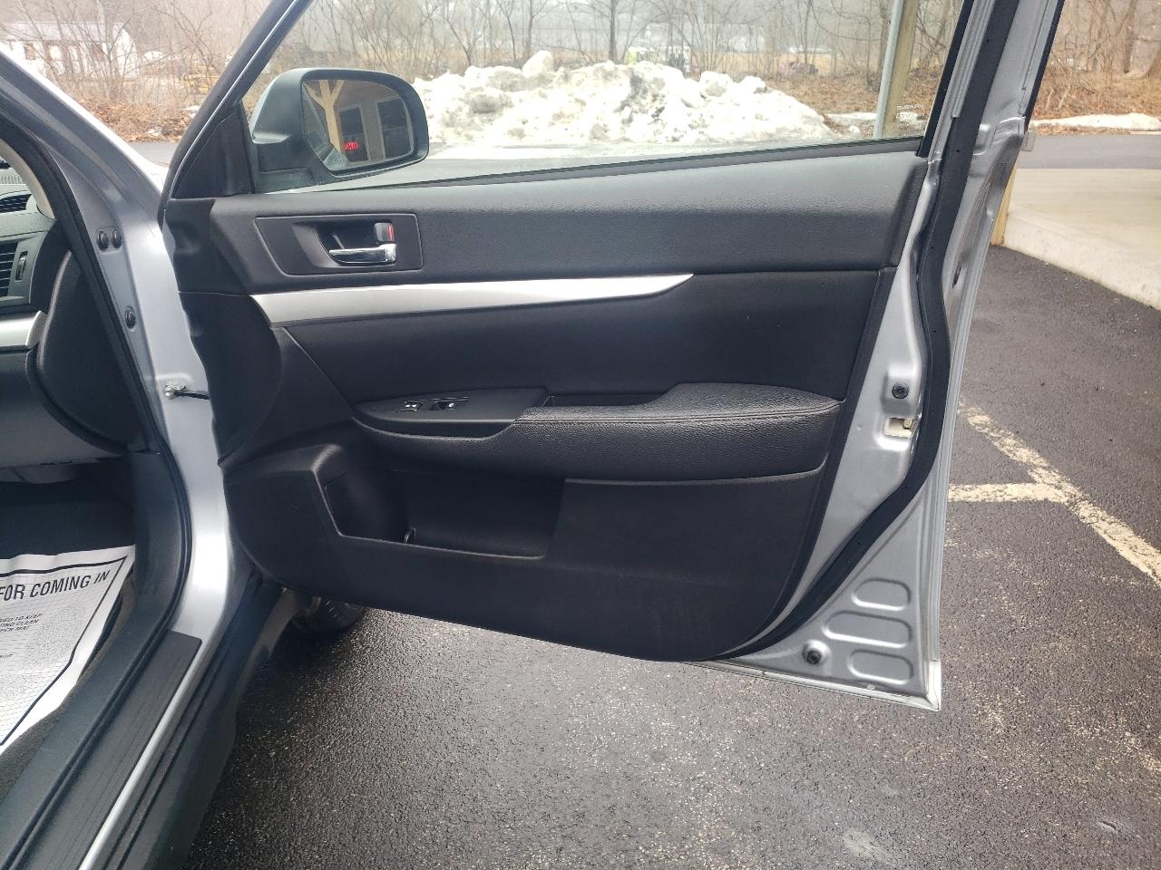 Subaru Outback 4dr Wgn H4 Auto 2.5i Premium 2014