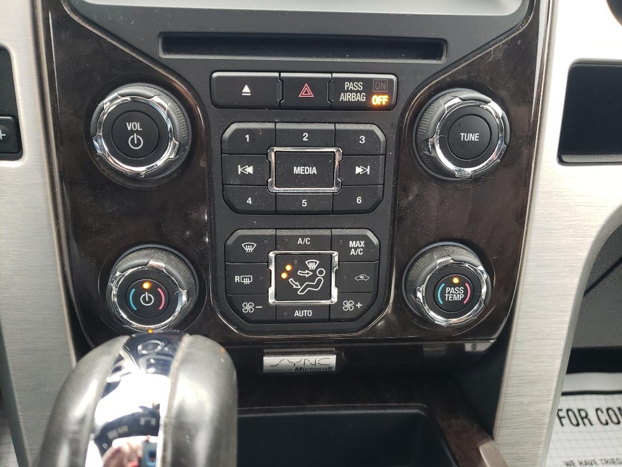 Ford F-150 4WD SuperCrew 145" Platinum 2014