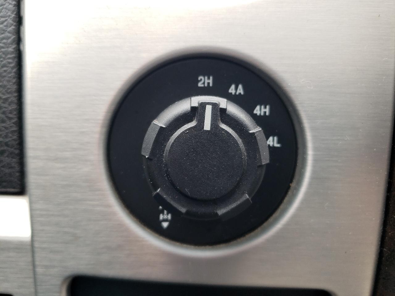 Ford F-150 4WD SuperCrew 145" Platinum 2014