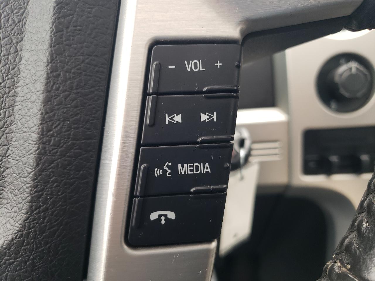 Ford F-150 4WD SuperCrew 145" Platinum 2014