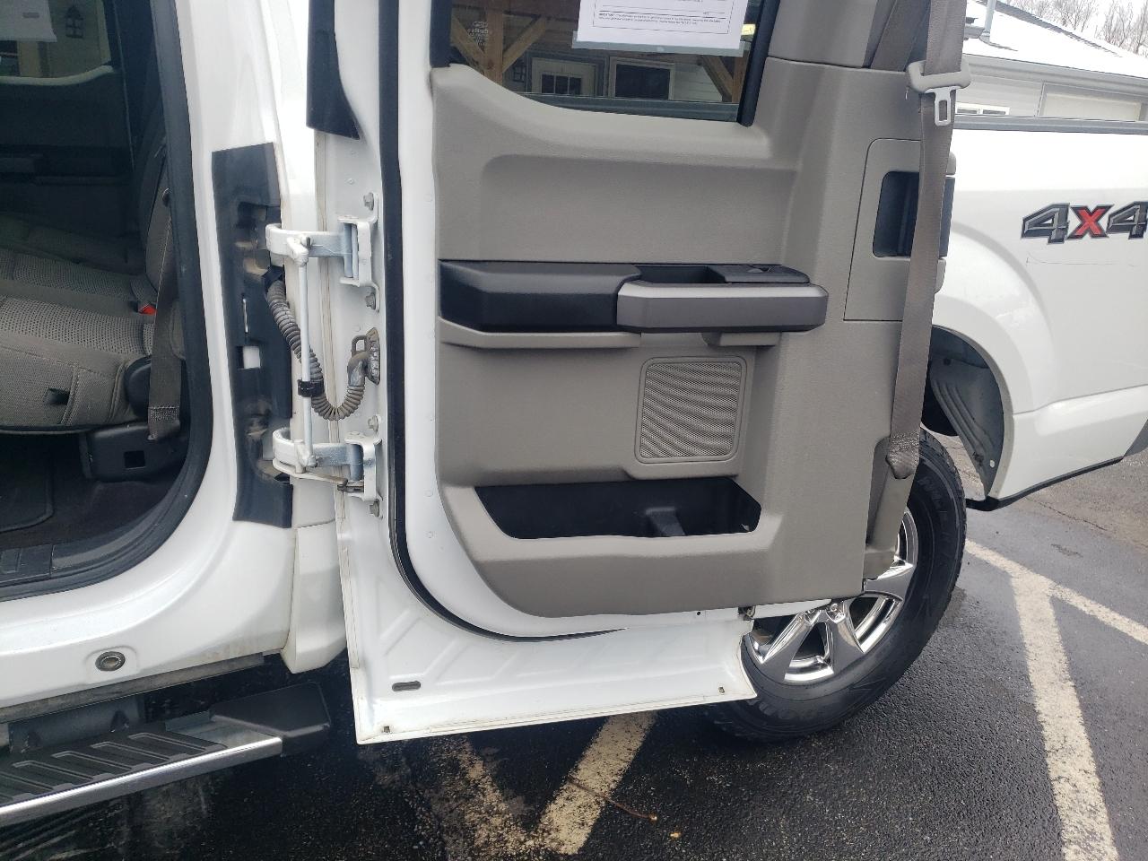 Ford F-150 4WD SuperCab 133" XLT 2019