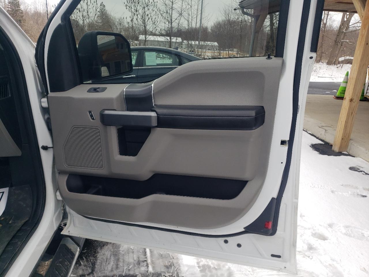 Ford F-150 4WD SuperCab 133" XLT 2019