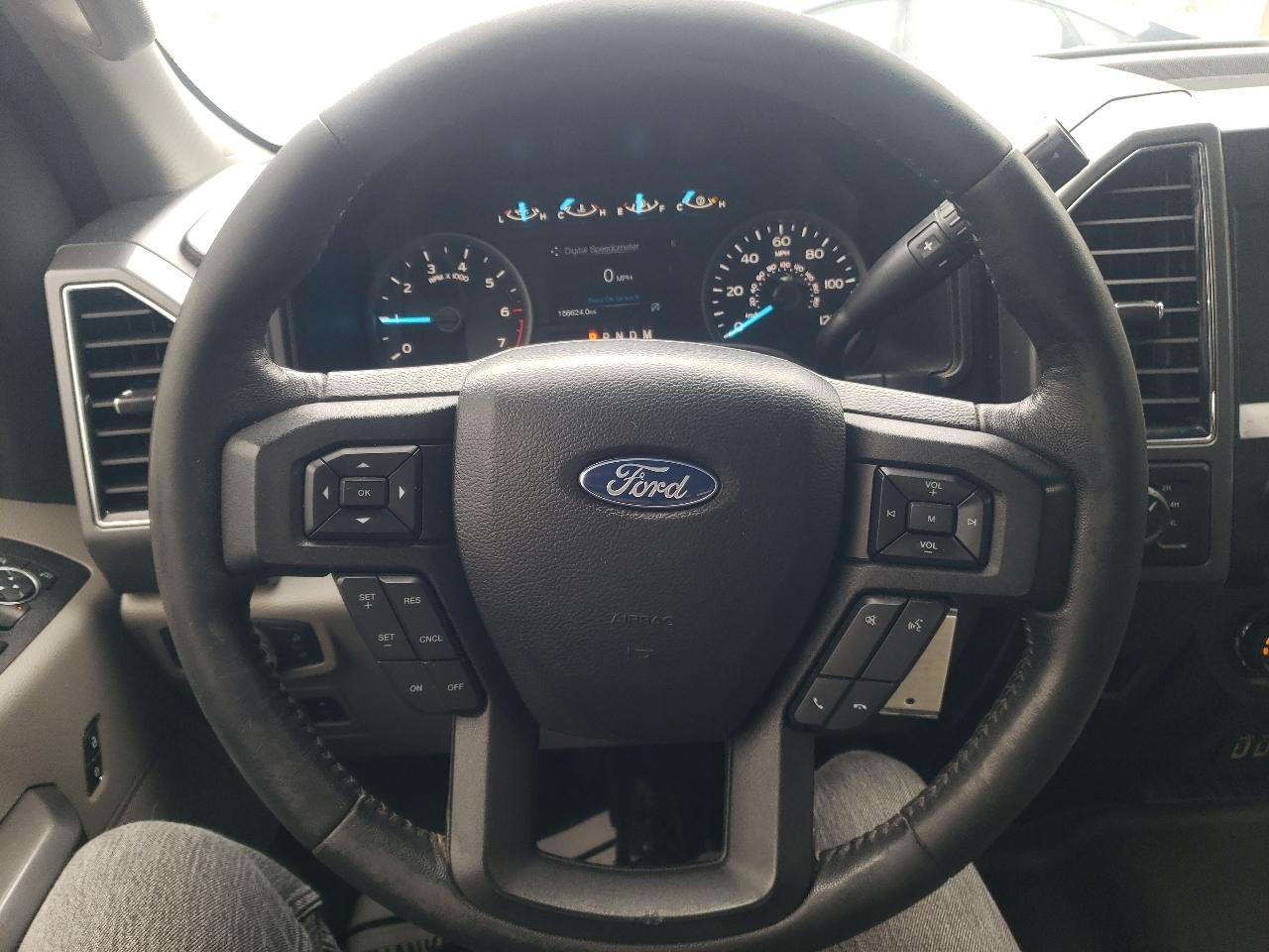 Ford F-150 4WD SuperCab 133" XLT 2019