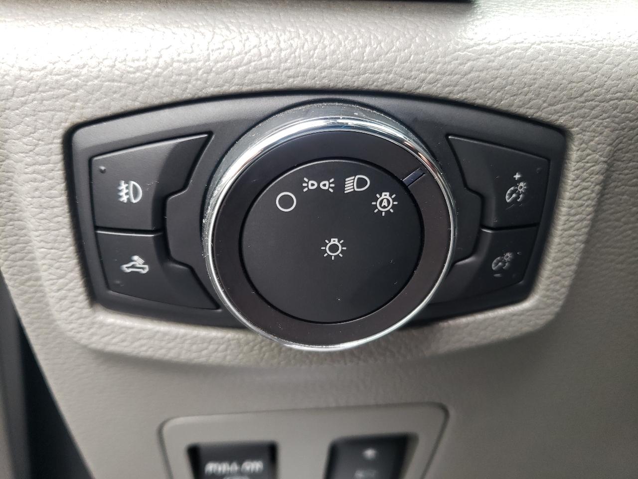 Ford F-150 4WD SuperCab 133" XLT 2019