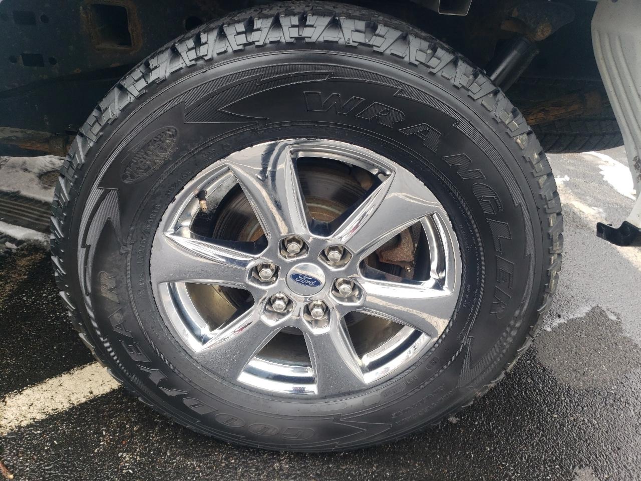 Ford F-150 4WD SuperCab 133" XLT 2019