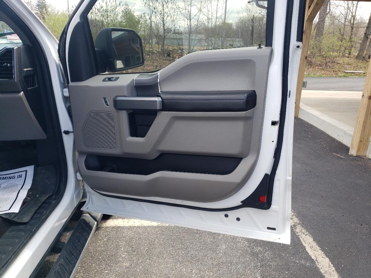 Ford F-150 4WD SuperCab 133" XLT 2019