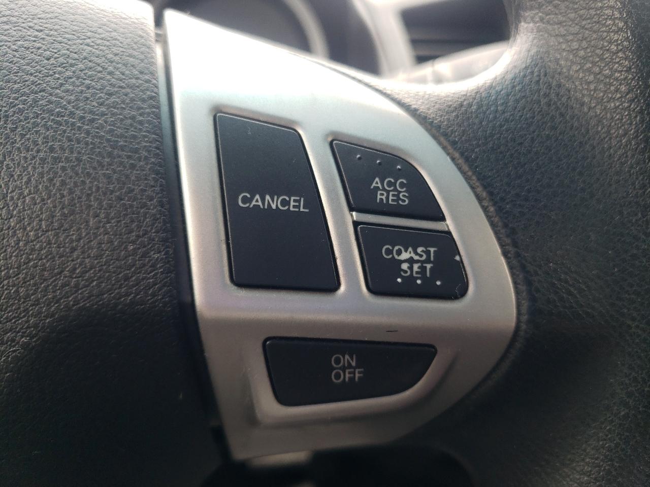 Mitsubishi Lancer 4dr Sdn CVT ES FWD 2013