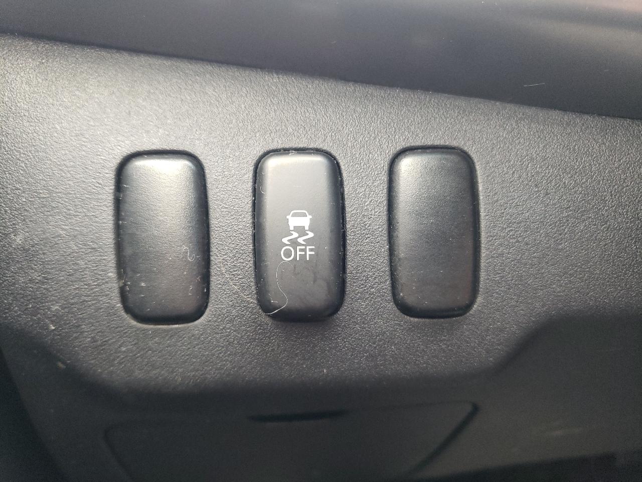 Mitsubishi Lancer 4dr Sdn CVT ES FWD 2013