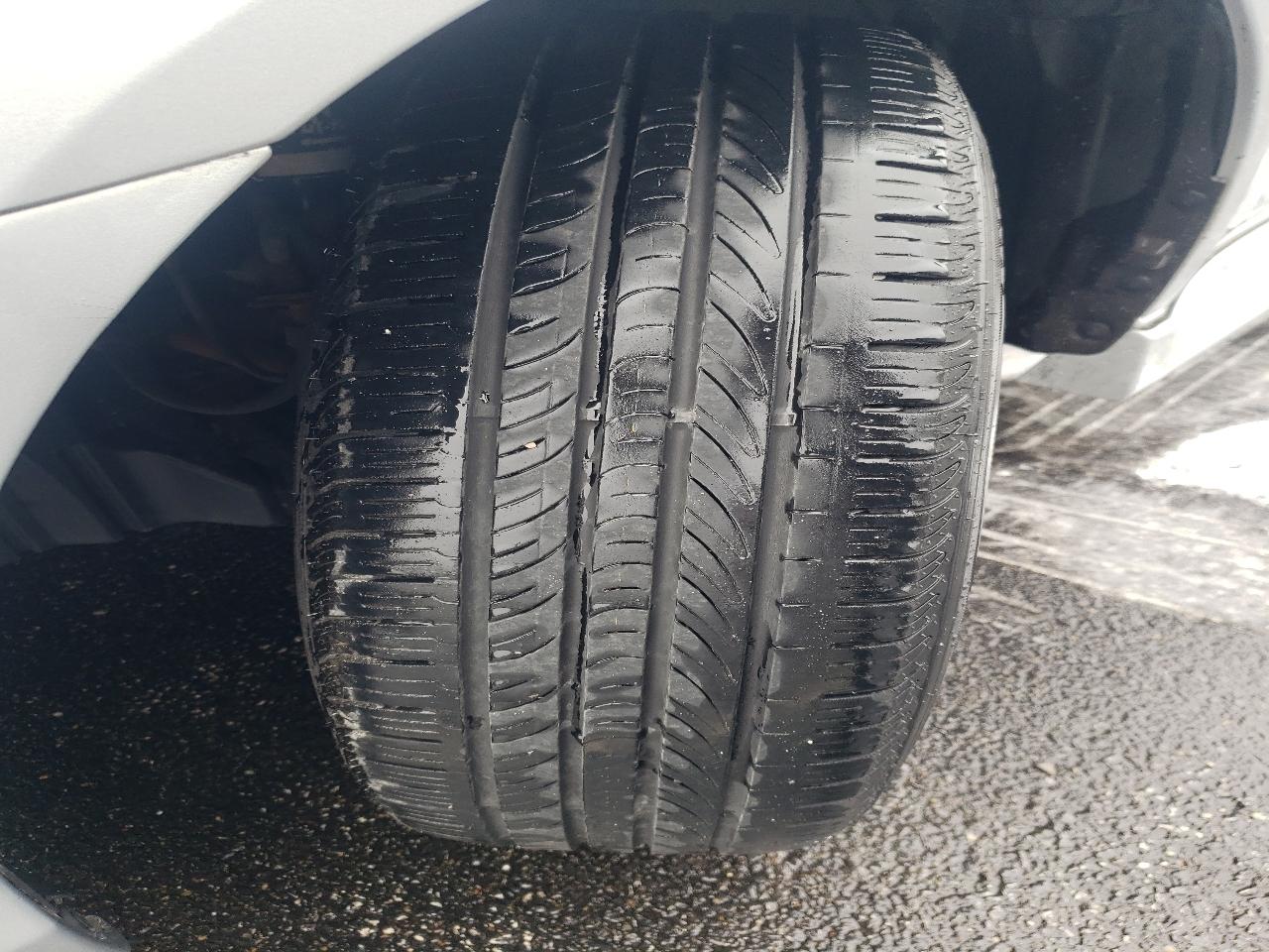 Mitsubishi Lancer 4dr Sdn CVT ES FWD 2013