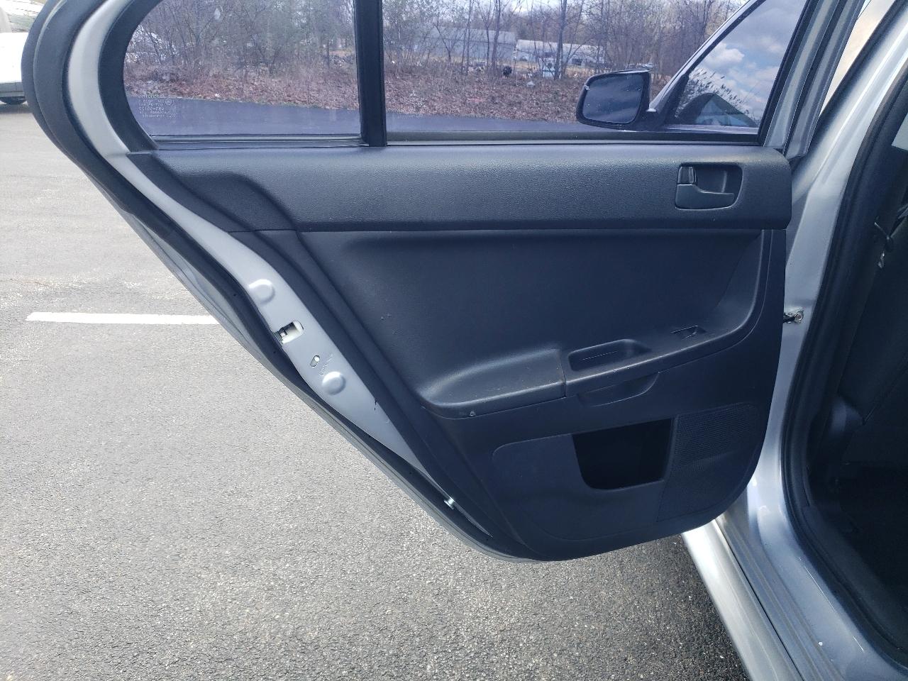 Mitsubishi Lancer 4dr Sdn CVT ES FWD 2013