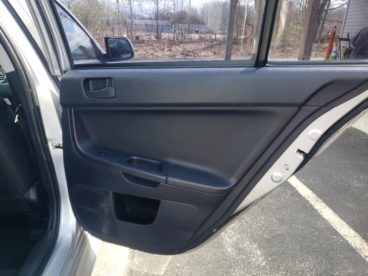 Mitsubishi Lancer 4dr Sdn CVT ES FWD 2013