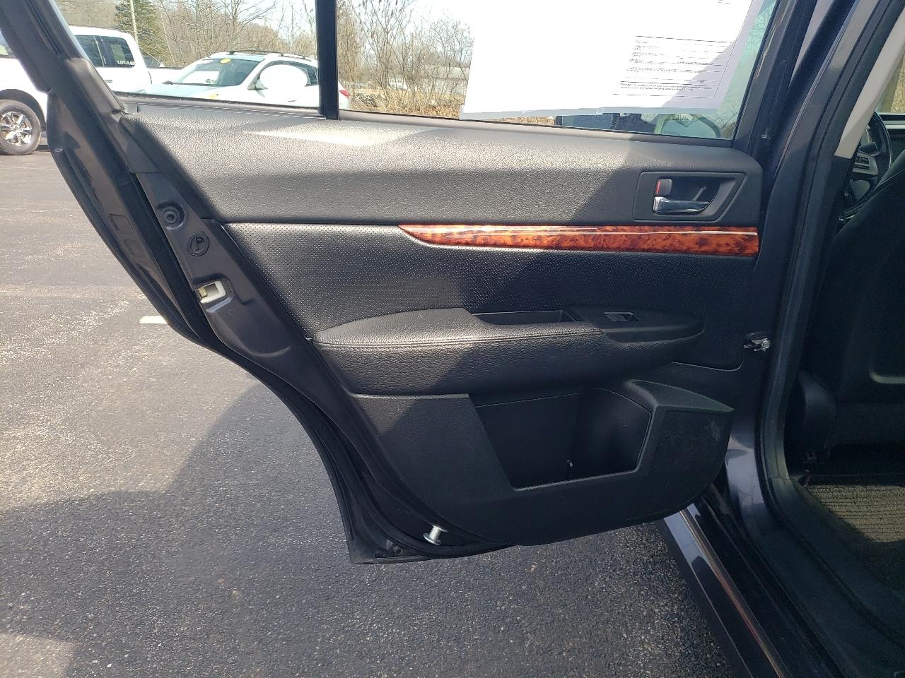 Subaru Legacy 4dr Sdn H4 Auto 2.5i Limited 2012