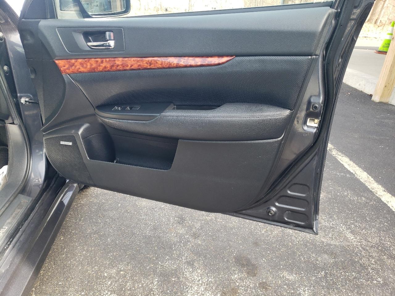 Subaru Legacy 4dr Sdn H4 Auto 2.5i Limited 2012