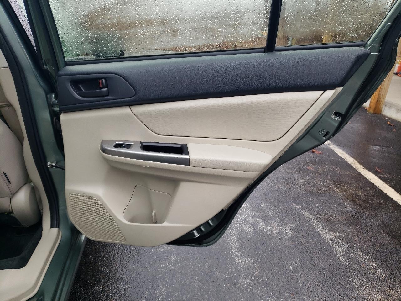 Subaru Impreza Sedan 4dr CVT 2.0i 2015