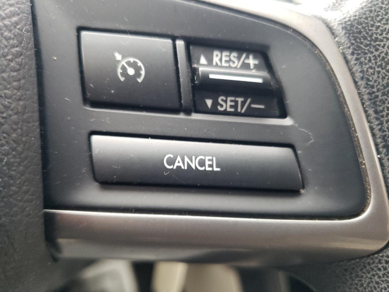 Subaru Impreza Sedan 4dr CVT 2.0i 2015