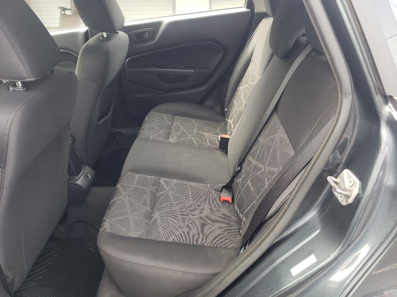 Ford Fiesta 5dr HB SE 2011