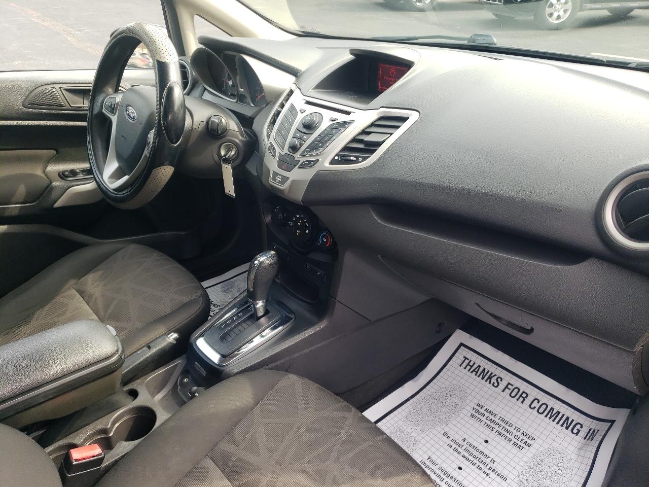 Ford Fiesta 5dr HB SE 2011