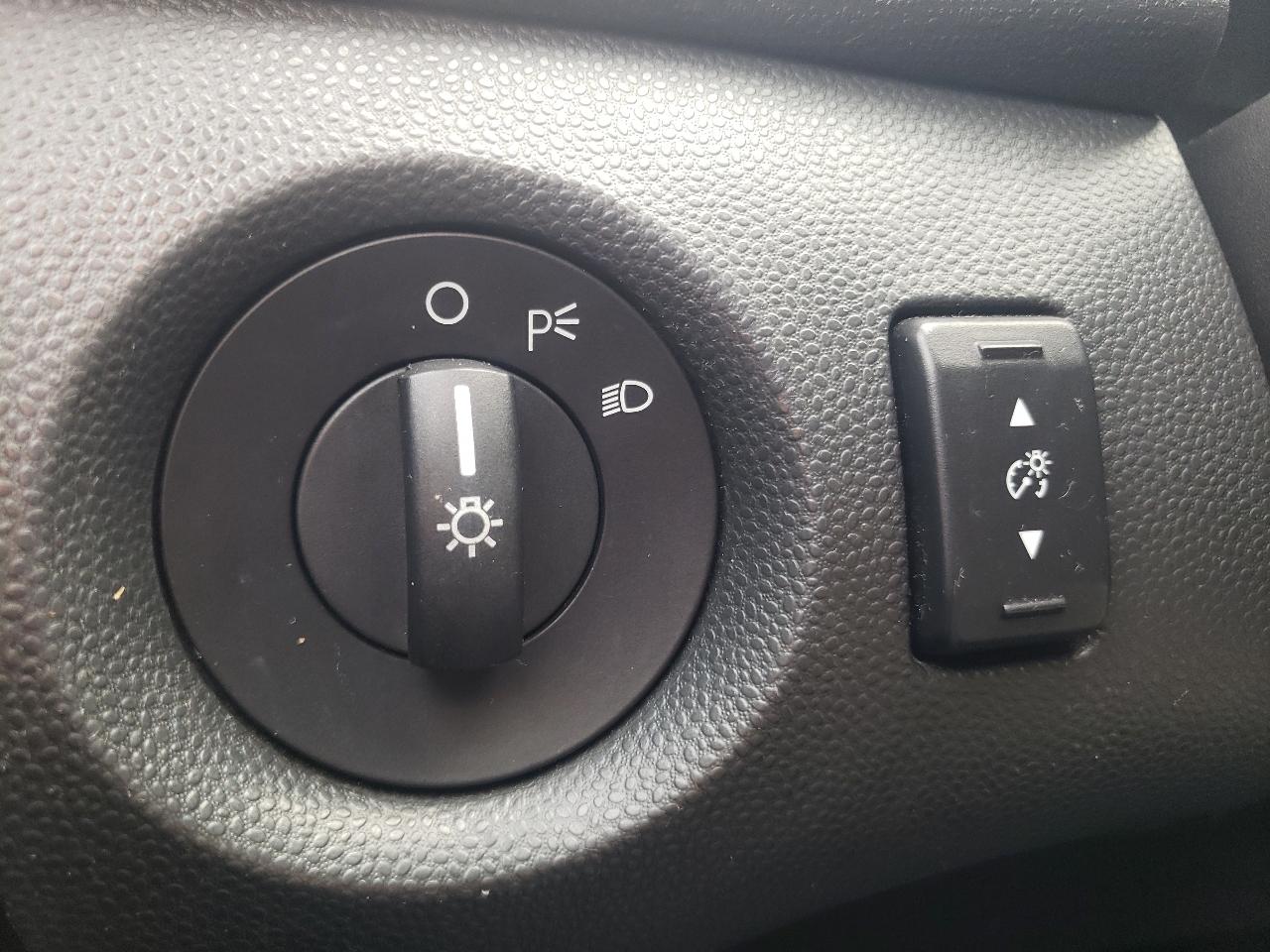 Ford Fiesta 5dr HB SE 2011