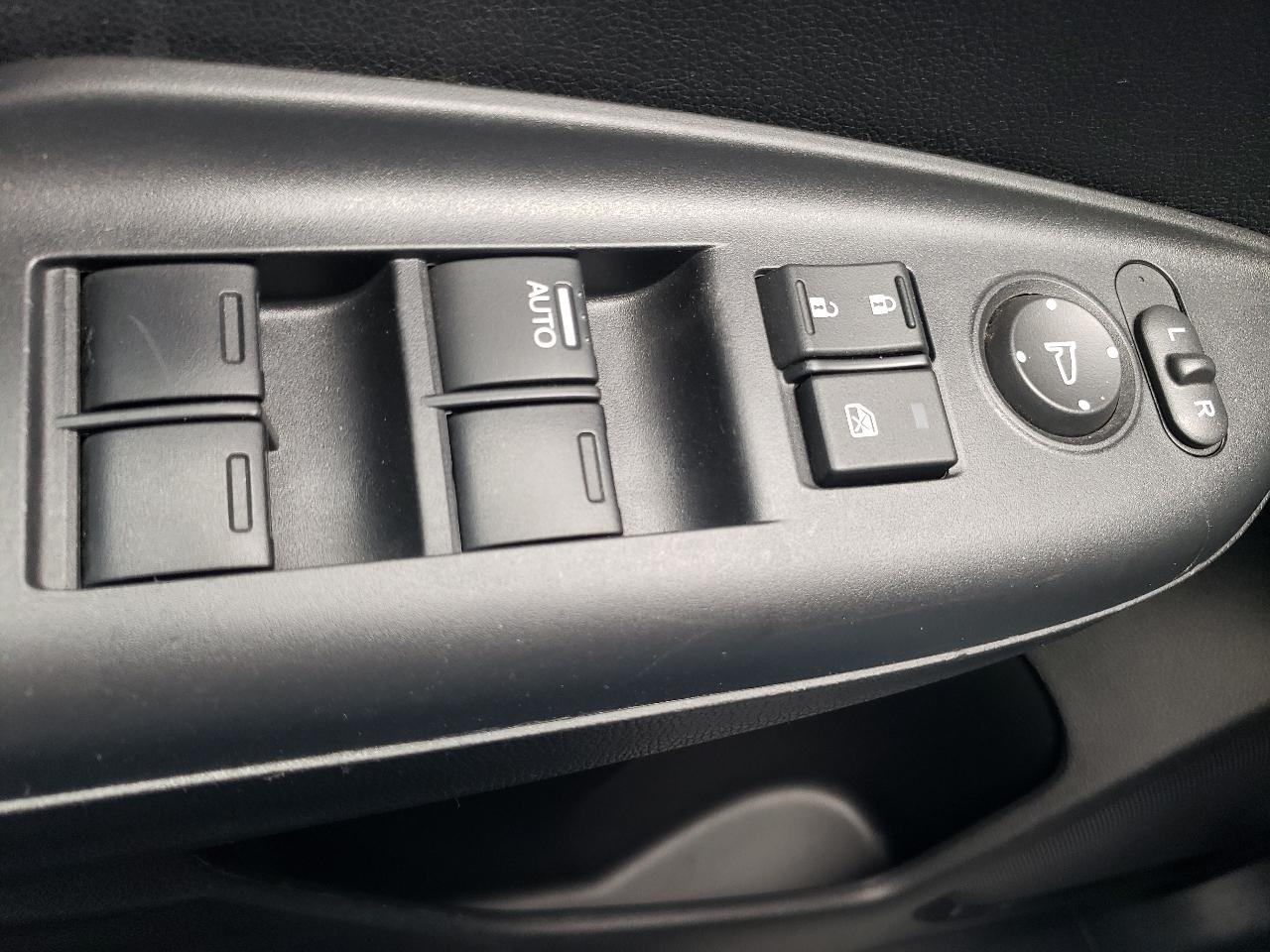 Honda Fit 5dr HB CVT LX 2015