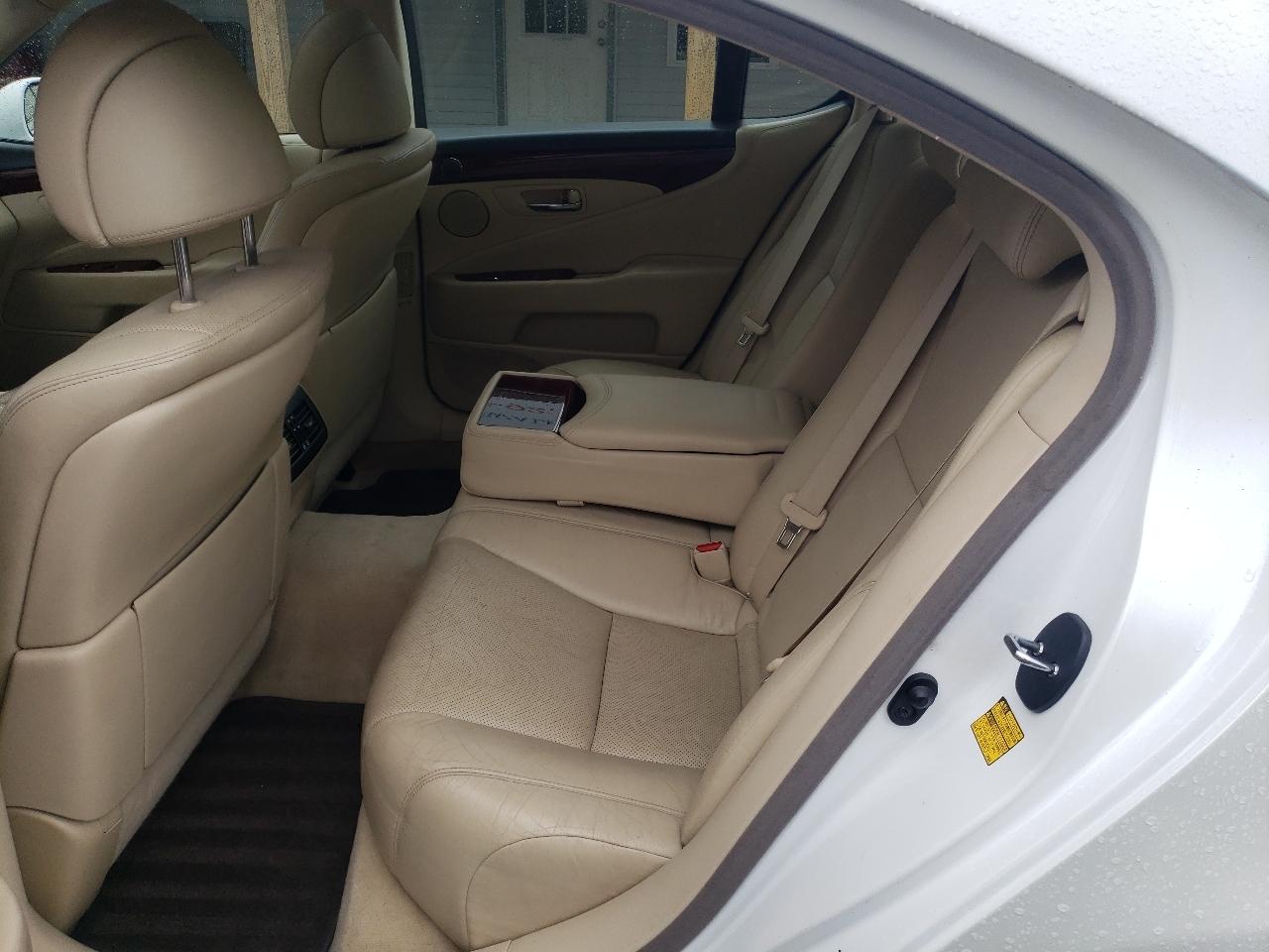 Lexus LS 460 4dr Sdn AWD 2011