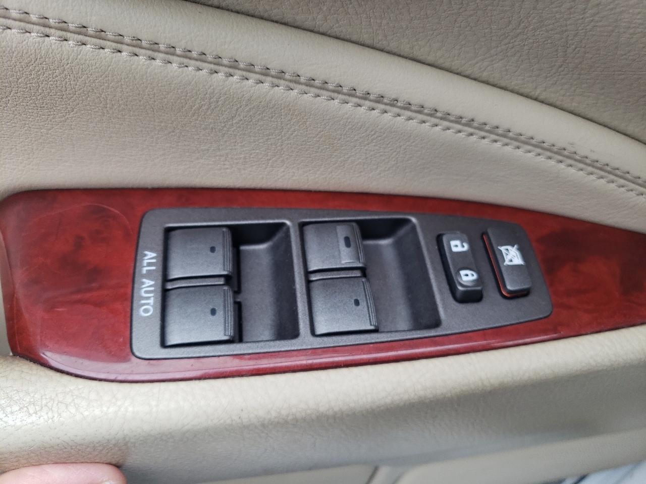 Lexus LS 460 4dr Sdn AWD 2011