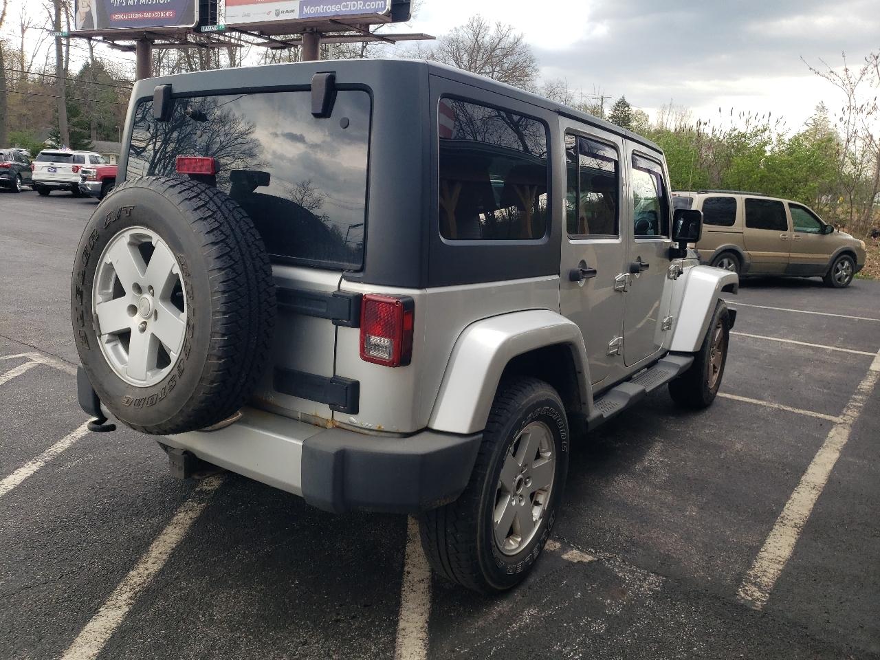 Jeep Wrangler Unlimited 4WD 4dr Sahara 2012