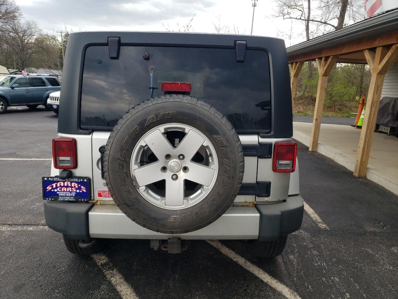 Jeep Wrangler Unlimited 4WD 4dr Sahara 2012