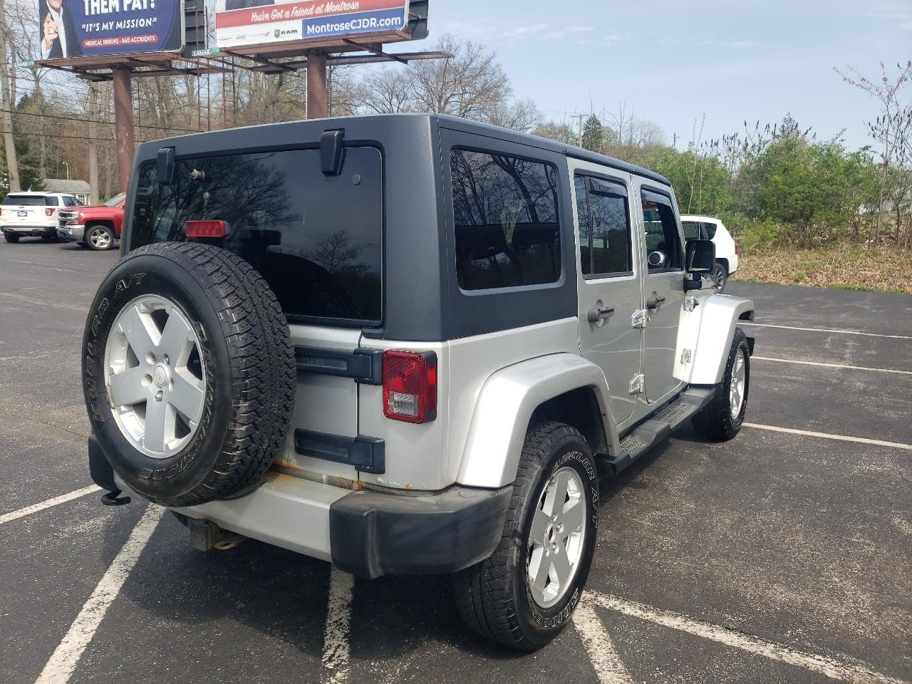Jeep Wrangler Unlimited 4WD 4dr Sahara 2012