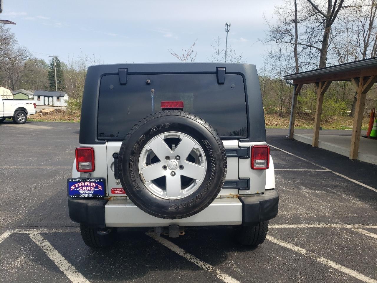 Jeep Wrangler Unlimited 4WD 4dr Sahara 2012