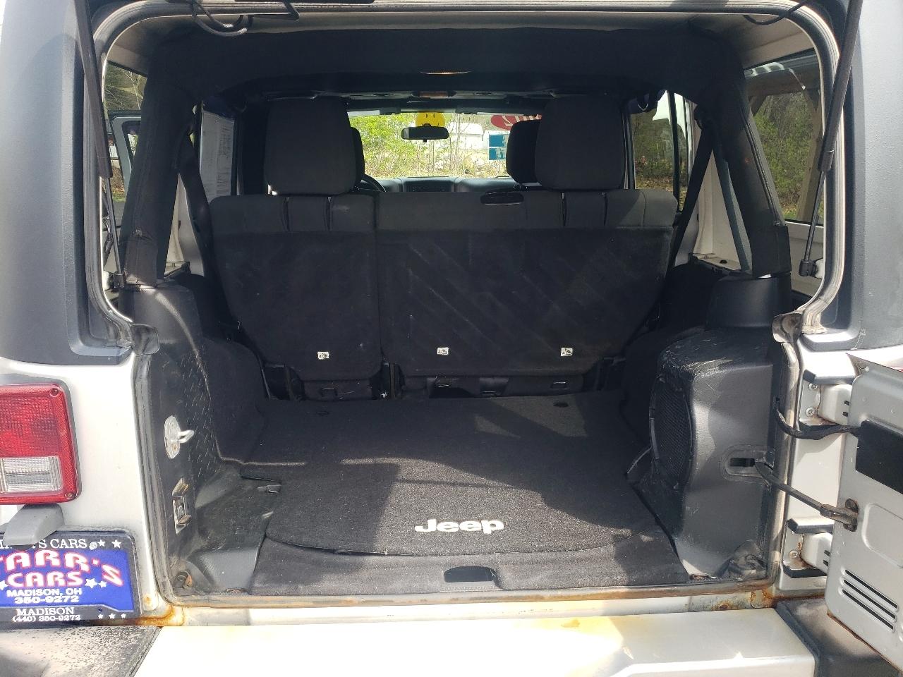 Jeep Wrangler Unlimited 4WD 4dr Sahara 2012