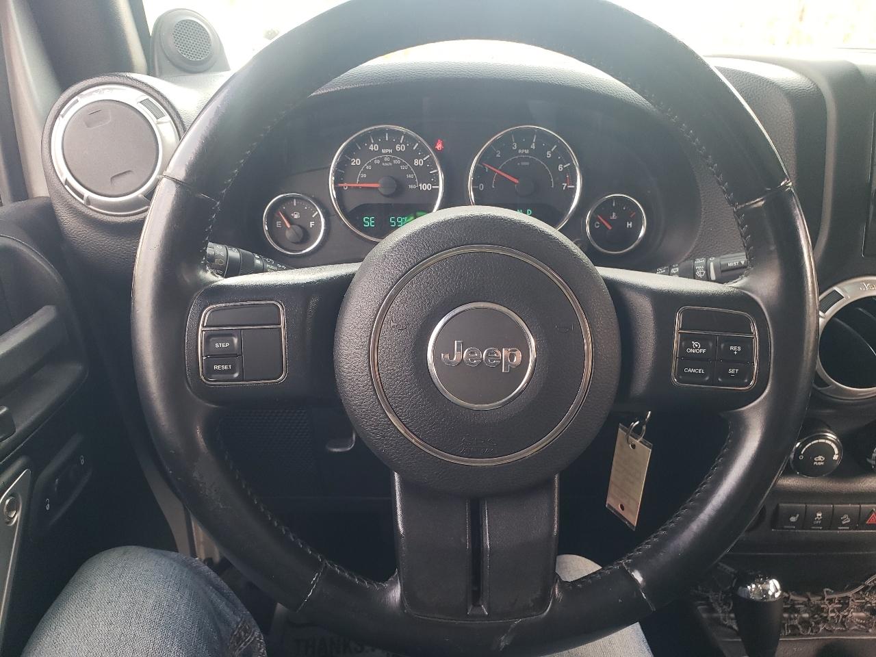 Jeep Wrangler Unlimited 4WD 4dr Sahara 2012