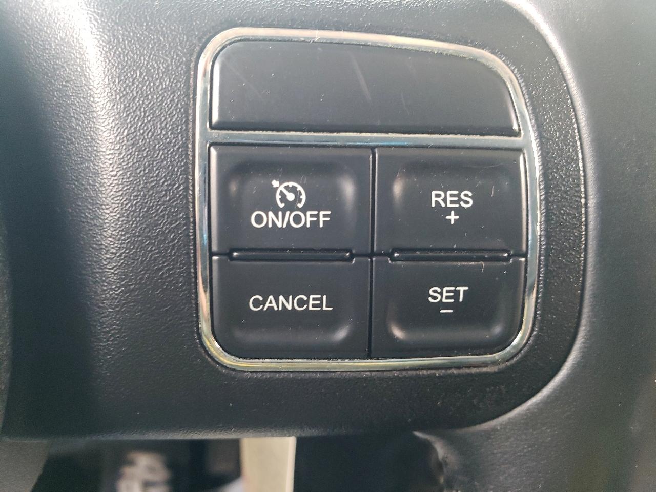 Jeep Wrangler Unlimited 4WD 4dr Sahara 2012