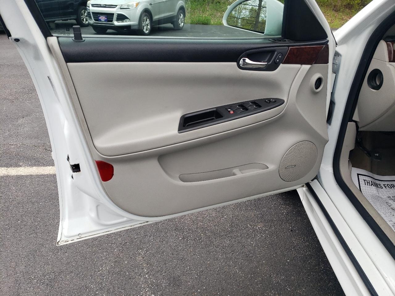 Chevrolet Impala 4dr Sdn LT Retail 2011