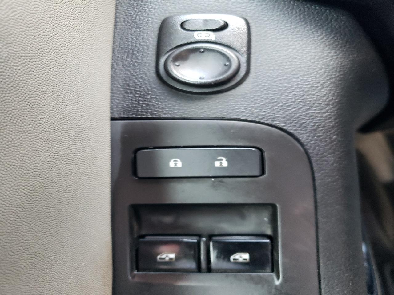 Chevrolet Camaro 2dr Cpe 2LS 2012