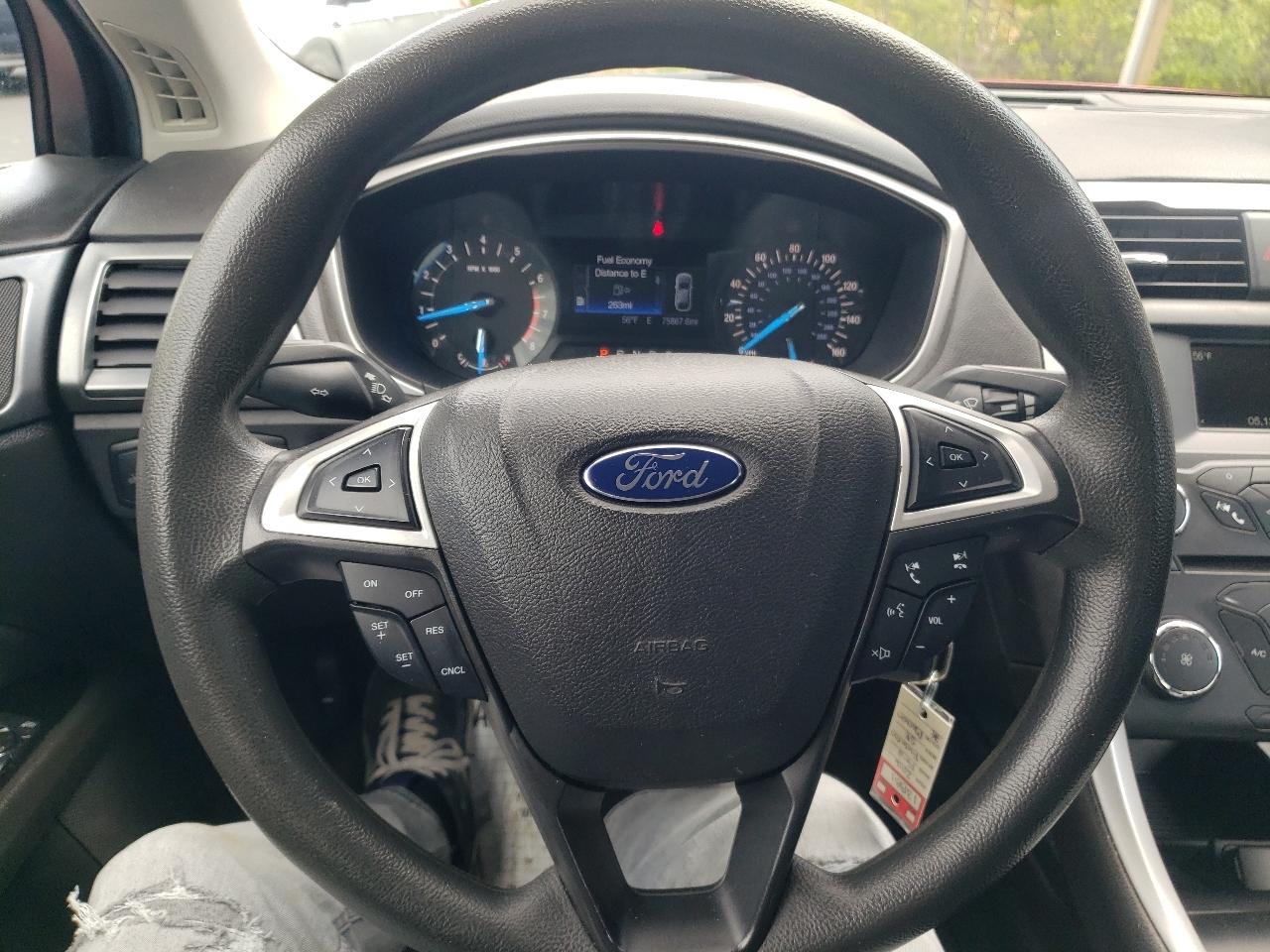 Ford Fusion 4dr Sdn SE FWD 2016