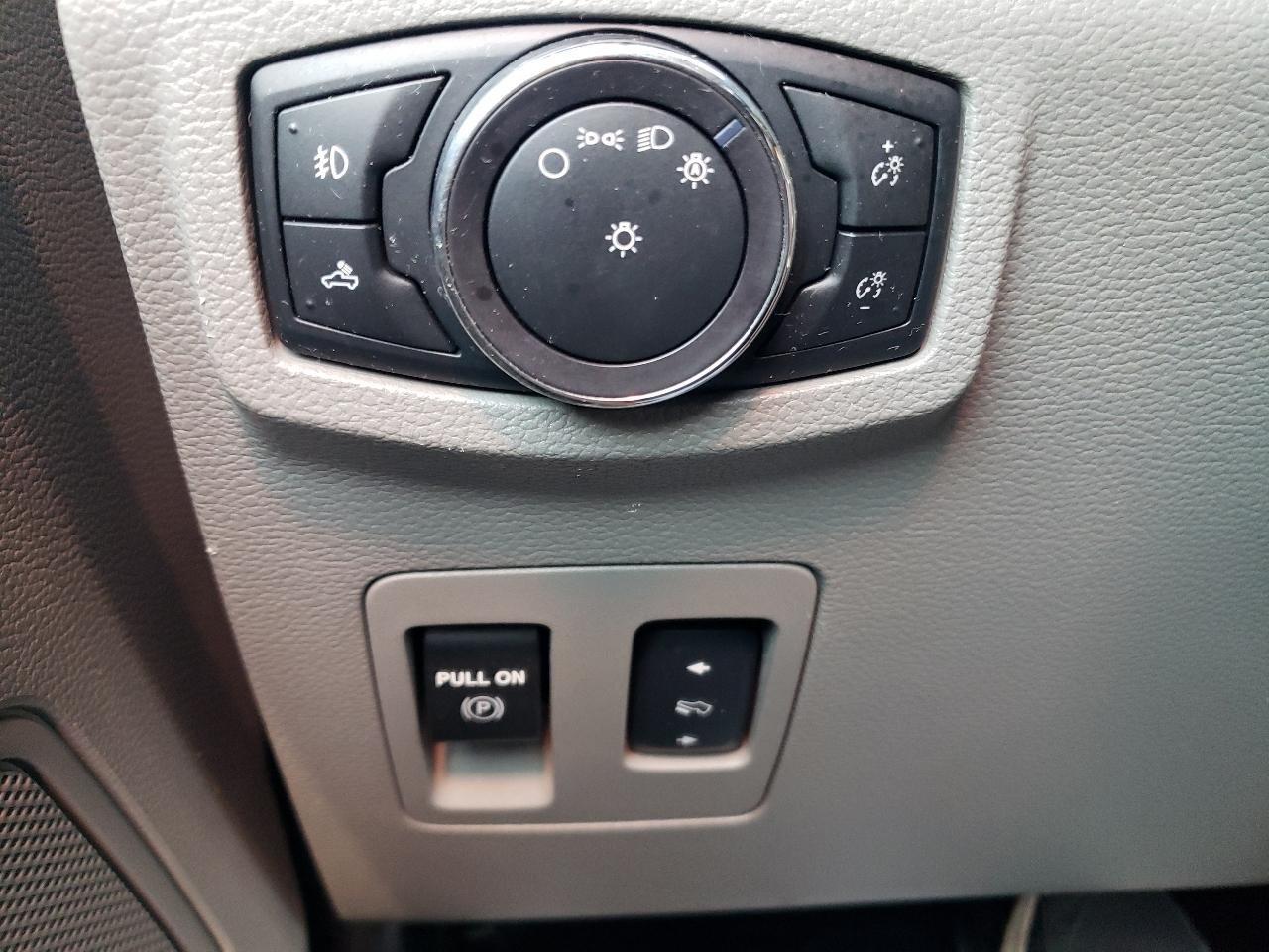 Ford F-150 4WD SuperCab 145" XLT 2018