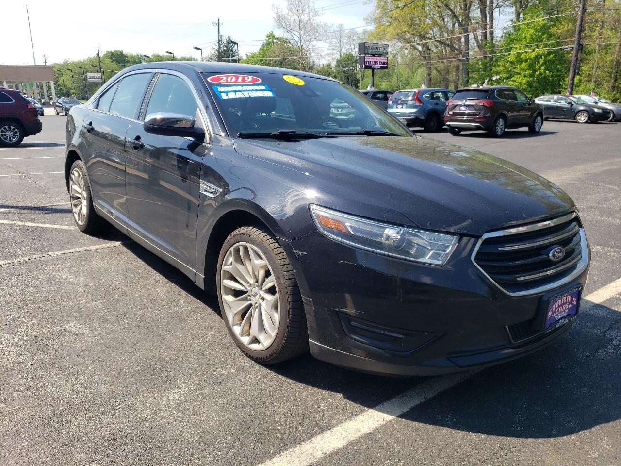 Ford Taurus Limited FWD 2019