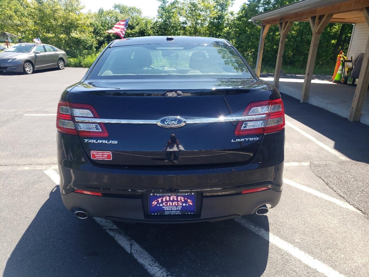 Ford Taurus Limited FWD 2019