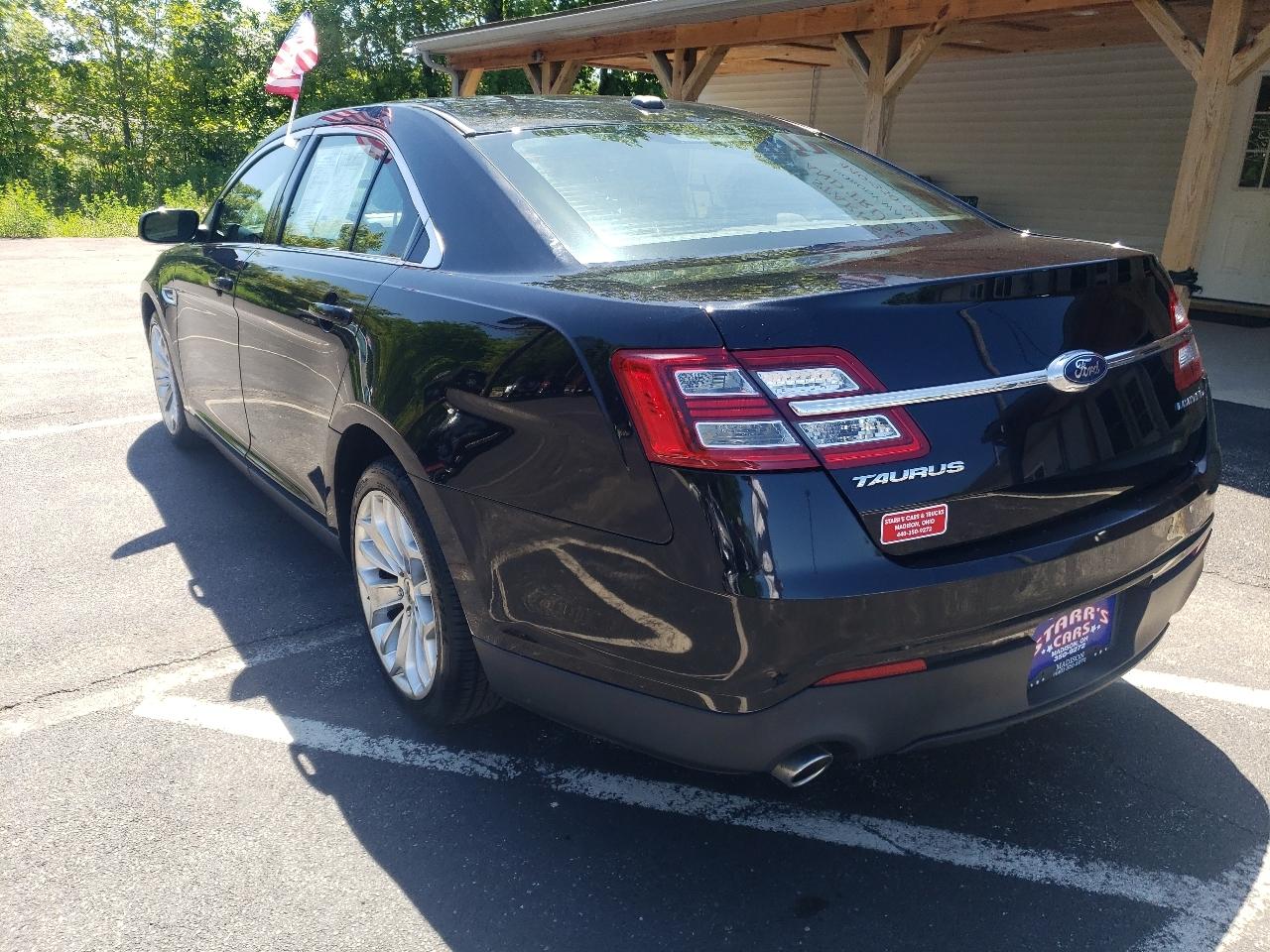 Ford Taurus Limited FWD 2019