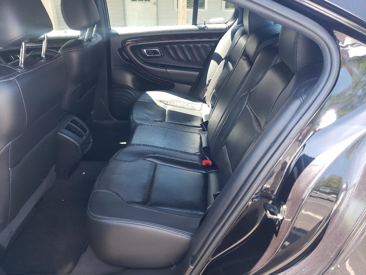 Ford Taurus Limited FWD 2019