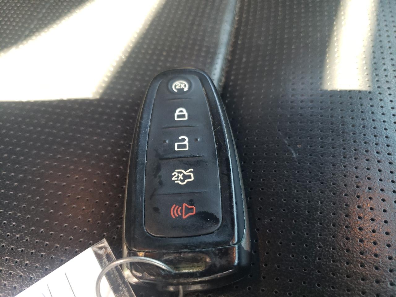 Ford Taurus Limited FWD 2019