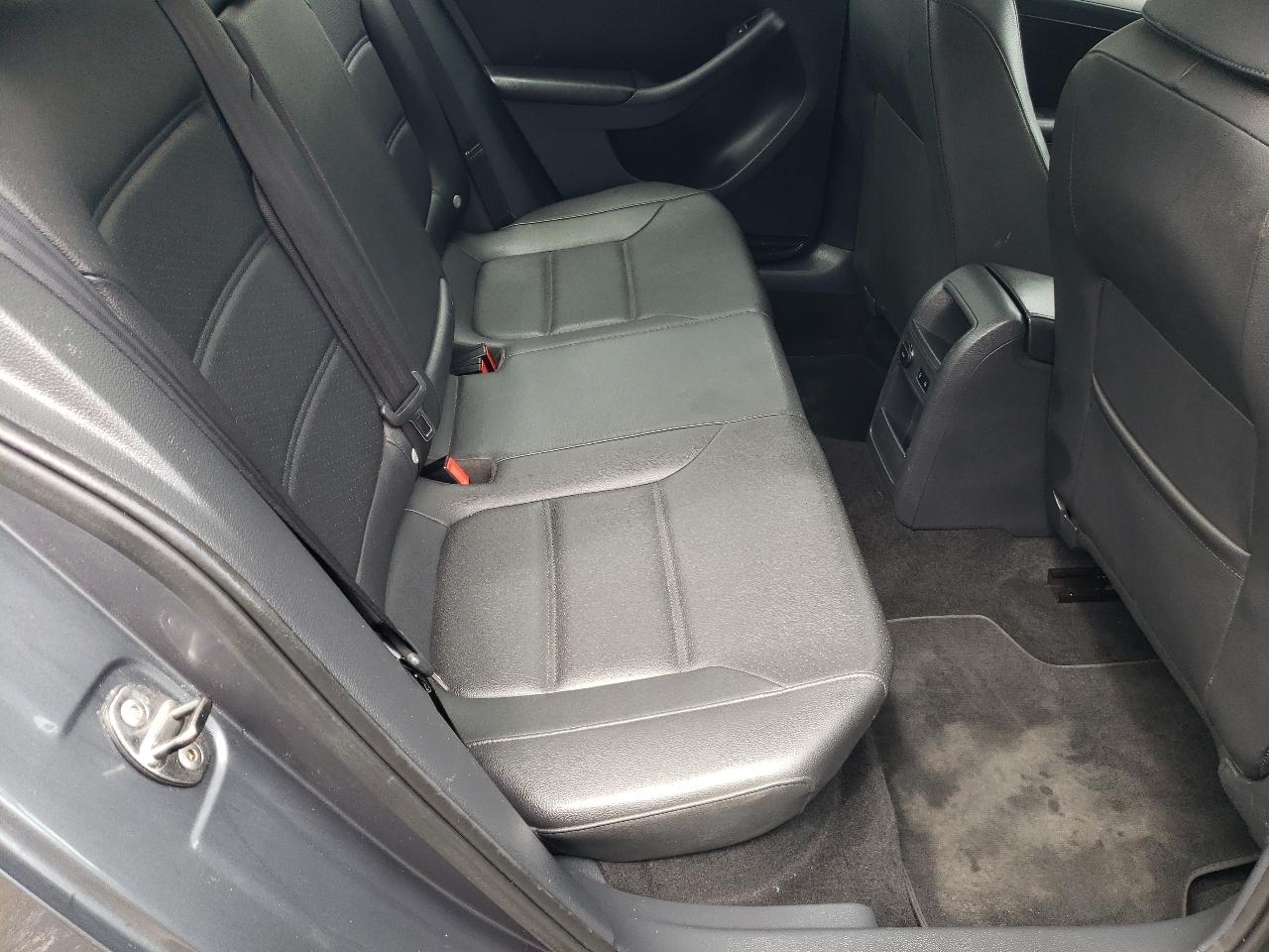 Volkswagen Jetta Sedan 4dr Auto SE PZEV 2014