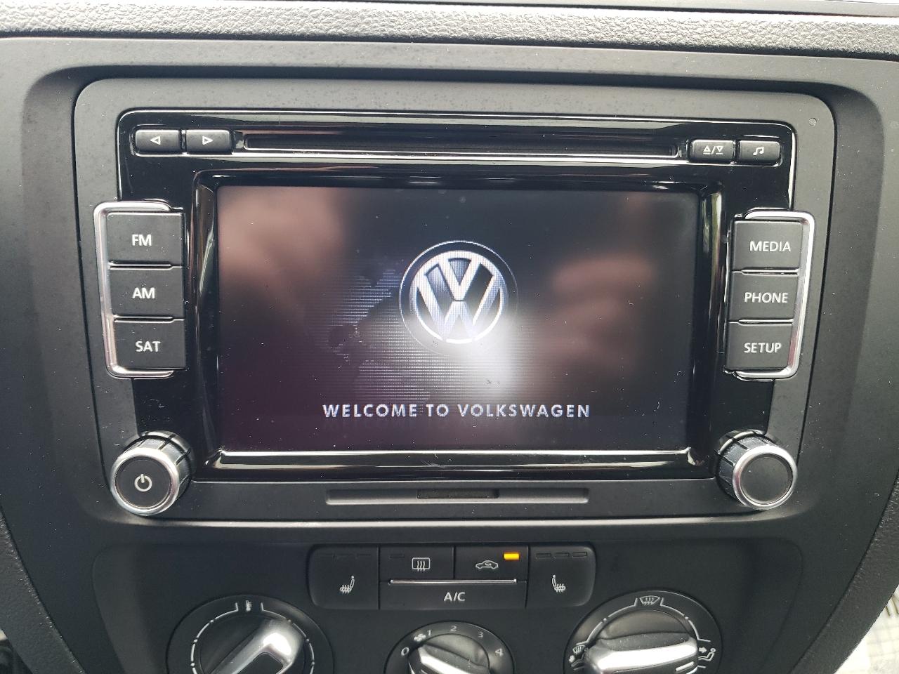 Volkswagen Jetta Sedan 4dr Auto SE PZEV 2014