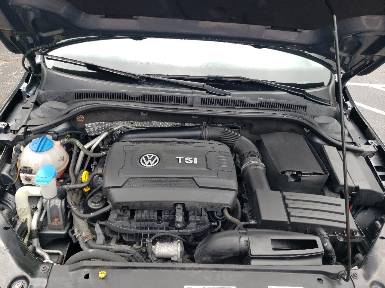 Volkswagen Jetta Sedan 4dr Auto SE PZEV 2014