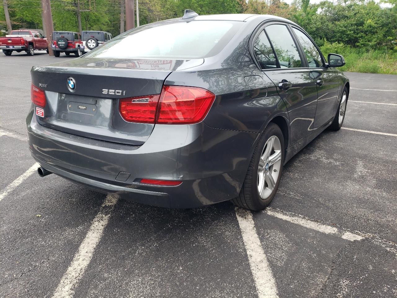 BMW 3 Series 4dr Sdn 320i xDrive AWD 2013