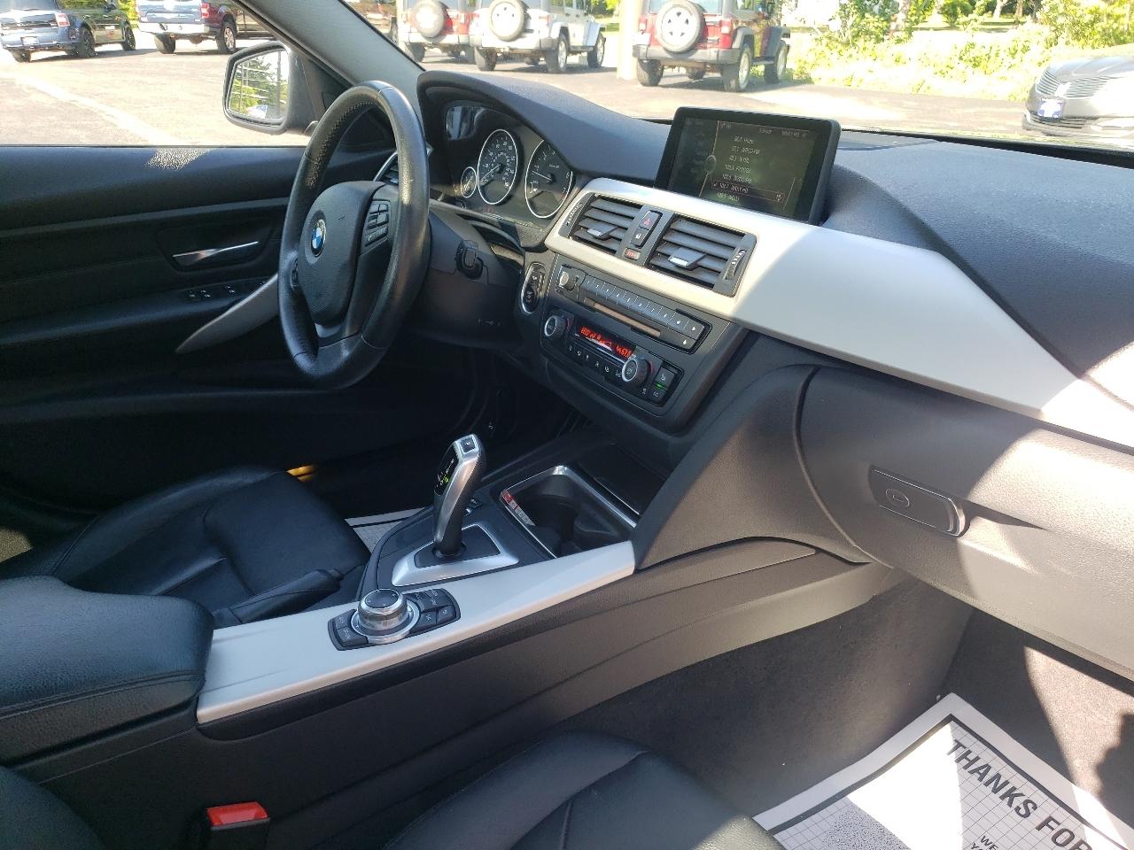 BMW 3 Series 4dr Sdn 320i xDrive AWD 2013