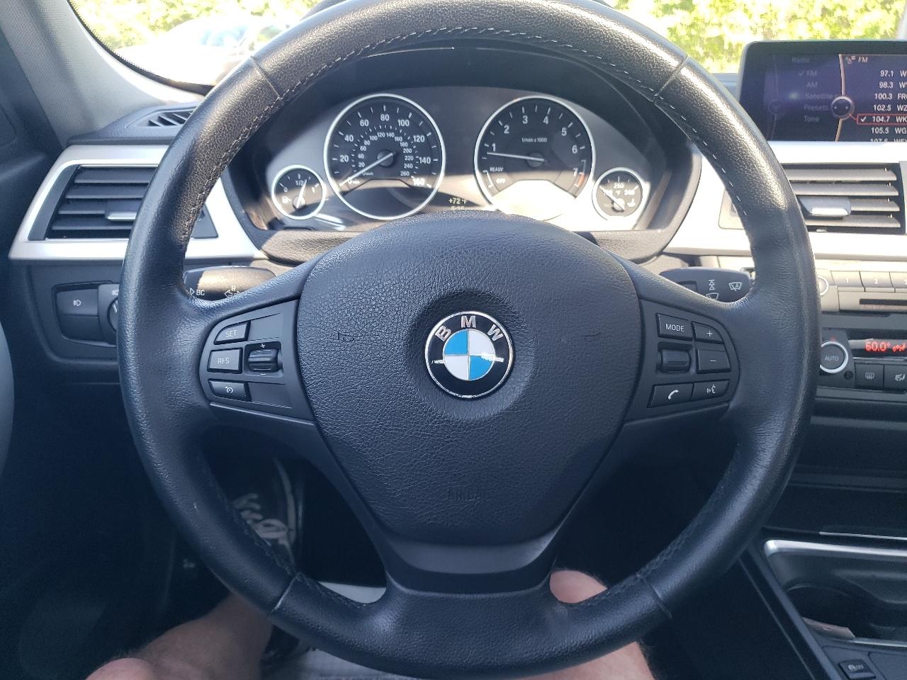 BMW 3 Series 4dr Sdn 320i xDrive AWD 2013