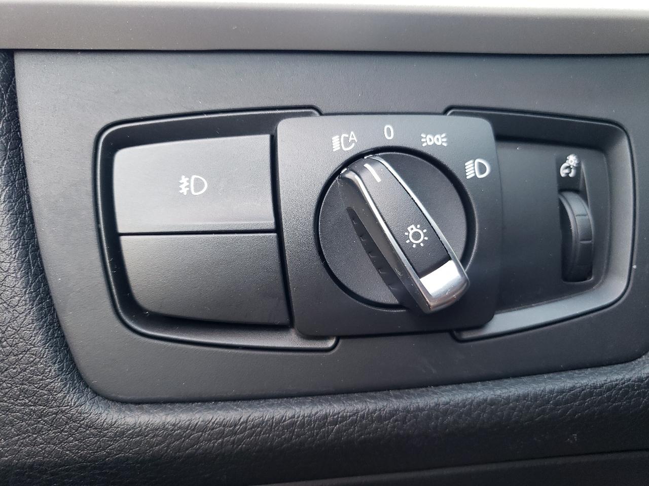 BMW 3 Series 4dr Sdn 320i xDrive AWD 2013