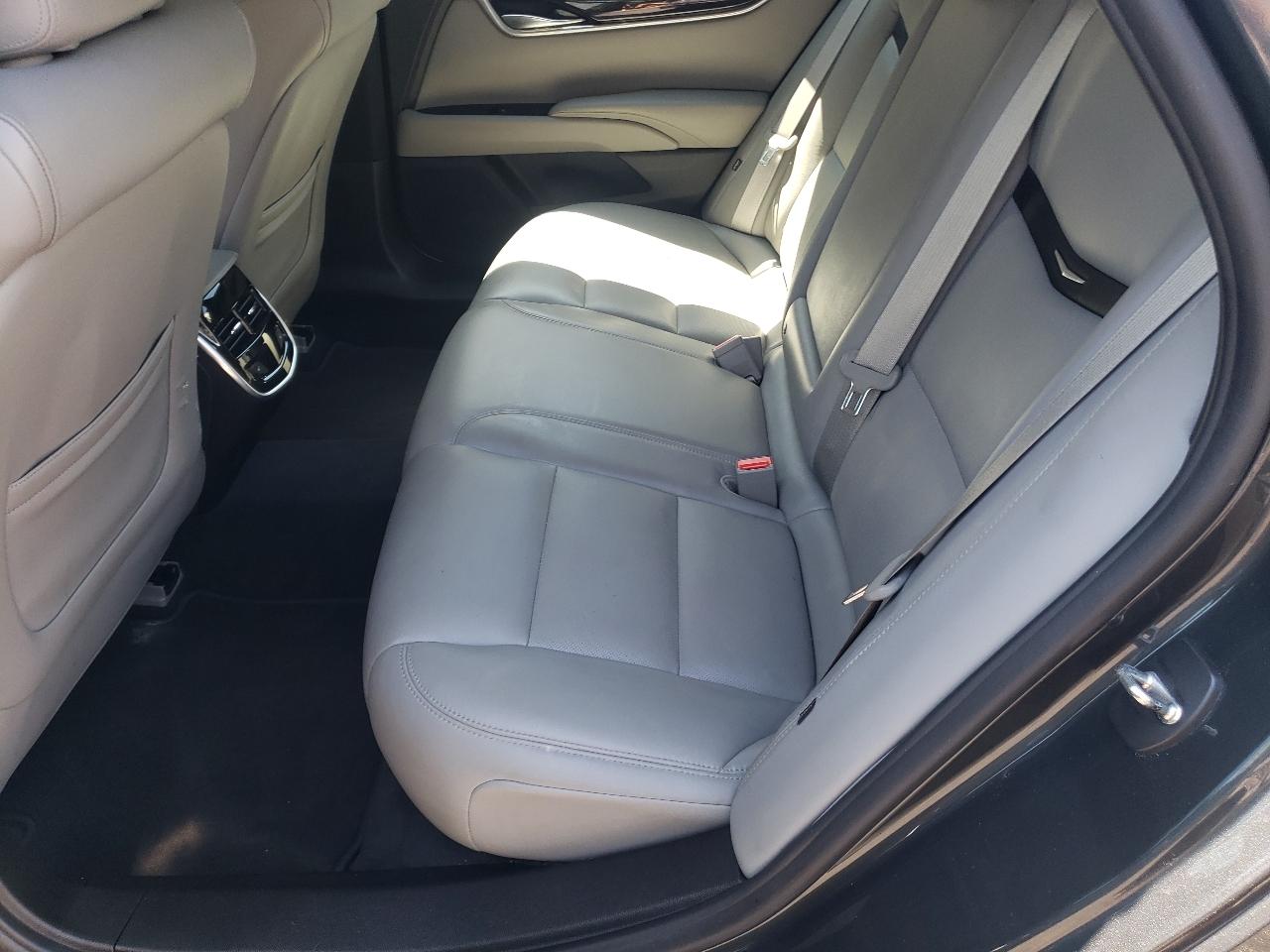 Cadillac XTS 4dr Sdn Luxury Collection AWD 2016
