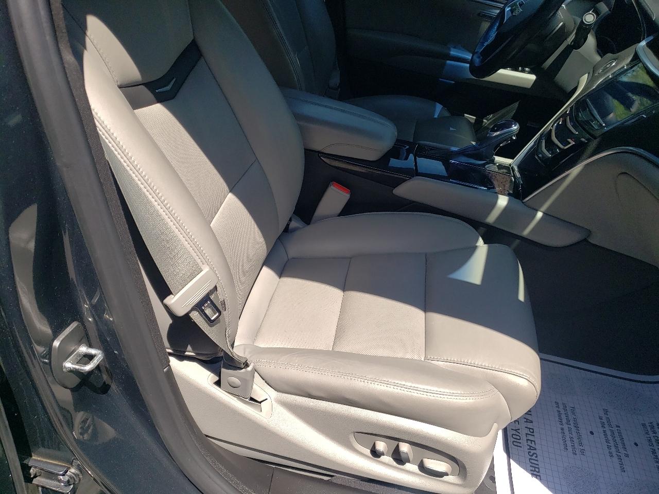 Cadillac XTS 4dr Sdn Luxury Collection AWD 2016